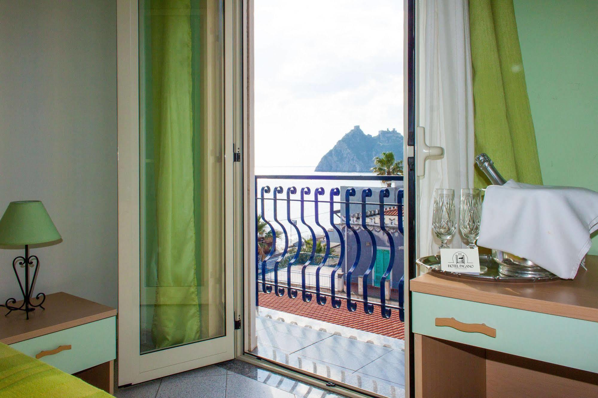 Hotel Pagano SantʼAlessio Siculo Buitenkant foto